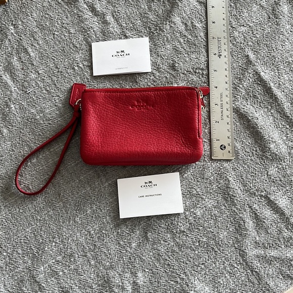 Coach red leather double zipper wristlet - Picture 2 of 6